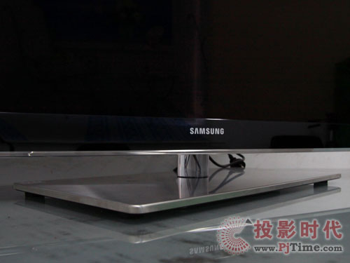 LED水晶 详评三星液晶电视UA55B8000外观赏析