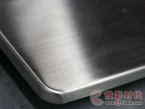 LED水晶 详评三星液晶电视UA55B8000外观赏析