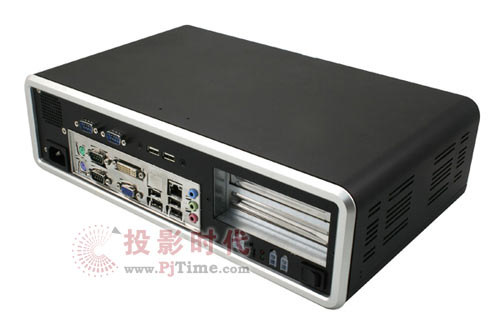 安勤BMX-T50A博弈系统可延伸四个独立屏幕显示