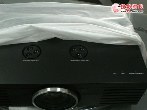 松下家用投影机PT-AE3000C抵达投影时代