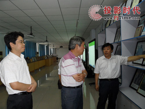 黄冈中学卢树清校长一行参观南昊