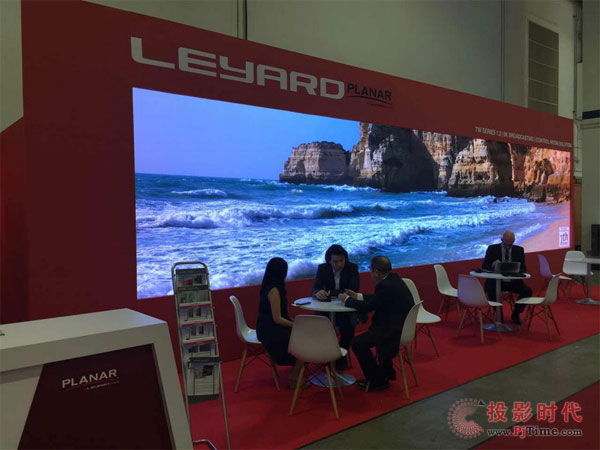 利亚德TW1.2高清无缝拼接LED显示墙(8K分辨率)