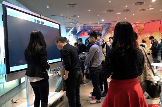 X9国内首秀! 鸿合HiteVision商用交互平板闪耀奥体