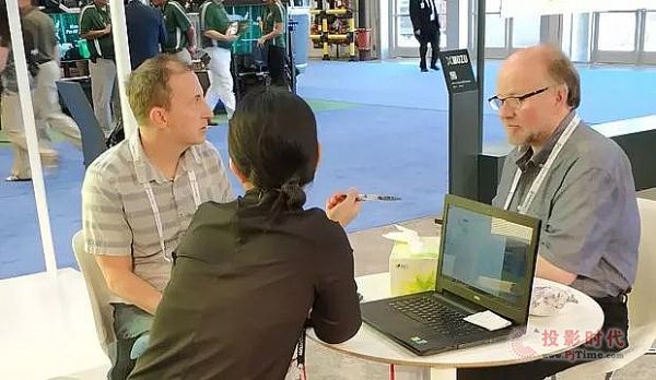 美国InfoComm展,壹品交流透明屏新玩法