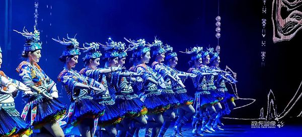 大型多媒体演艺《龙乡水里 贵秀》 一场沉浸式盛世欢歌