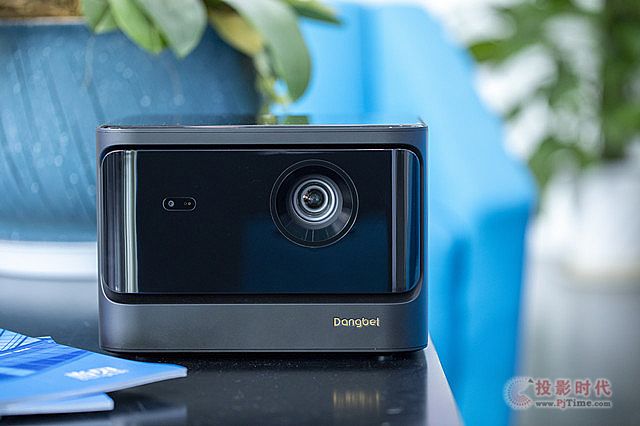 当贝荣获京东“年度最受信赖新锐品牌奖”