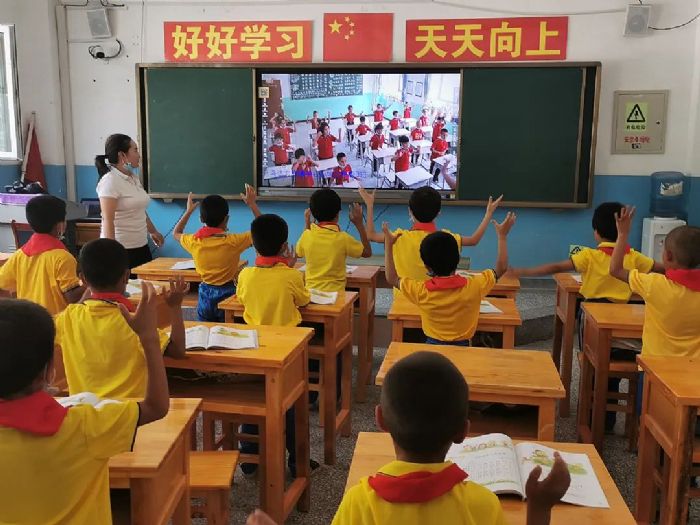 走遍天山南北,见证新疆教育信息化向好向优发展