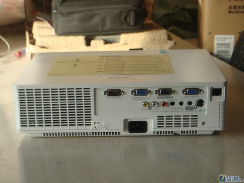 4000ͶӰ XU1060C