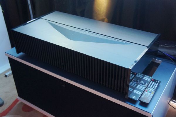 为客厅而生 开启视觉新纪元，索尼发布4K激光超短焦投影机VPL-VZ1000ES