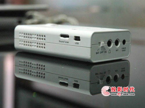 Beambox发布最新口袋投影机产品R-1