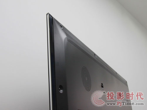 LED水晶 详评三星液晶电视UA55B8000外观赏析