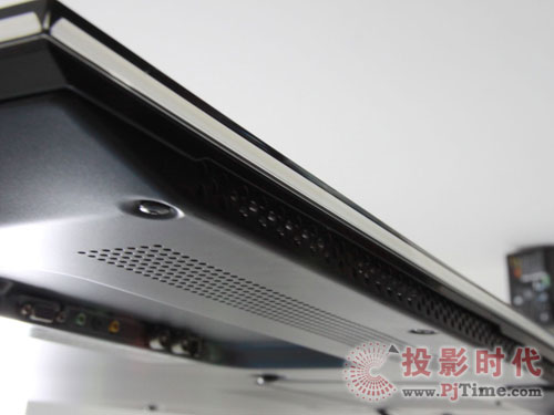 LED水晶 详评三星液晶电视UA55B8000外观赏析