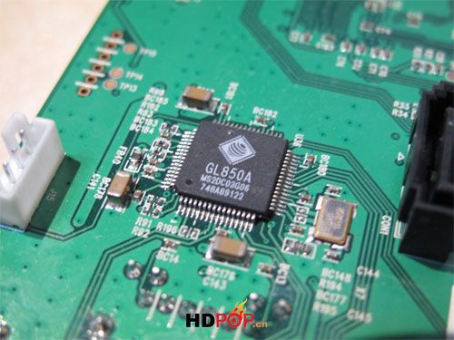 TViX M-6600N高清播放器拆解：K4T1G164QQ-HCE7封装图