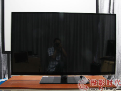 LG 55LX9500-CA机身正面