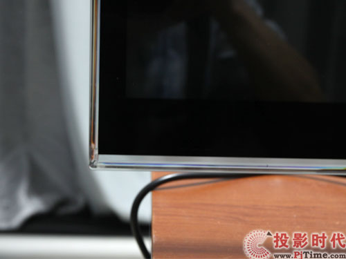 LG 55LX9500-CA机身超窄边框