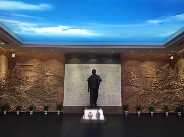 追寻小平红色足迹 ——索诺克投影进驻“小平小道”纪念馆