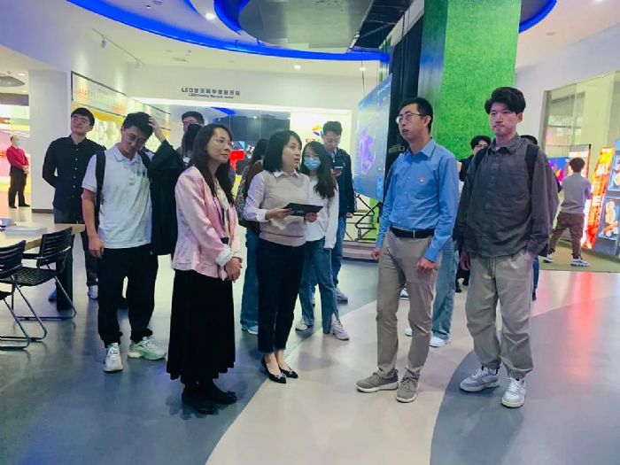 复兴之梦，梦在不息 清华大学莘莘学子走进科伦特