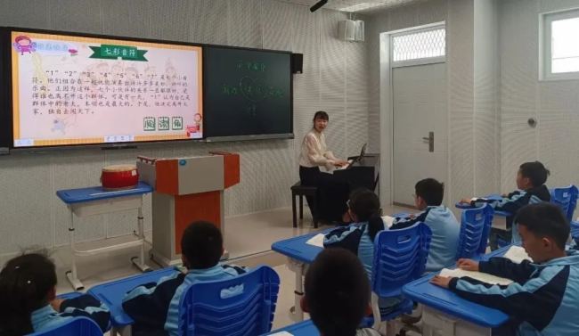 深圳锐取轻量化打造60+教考融合教室！高效复用？智慧督导！